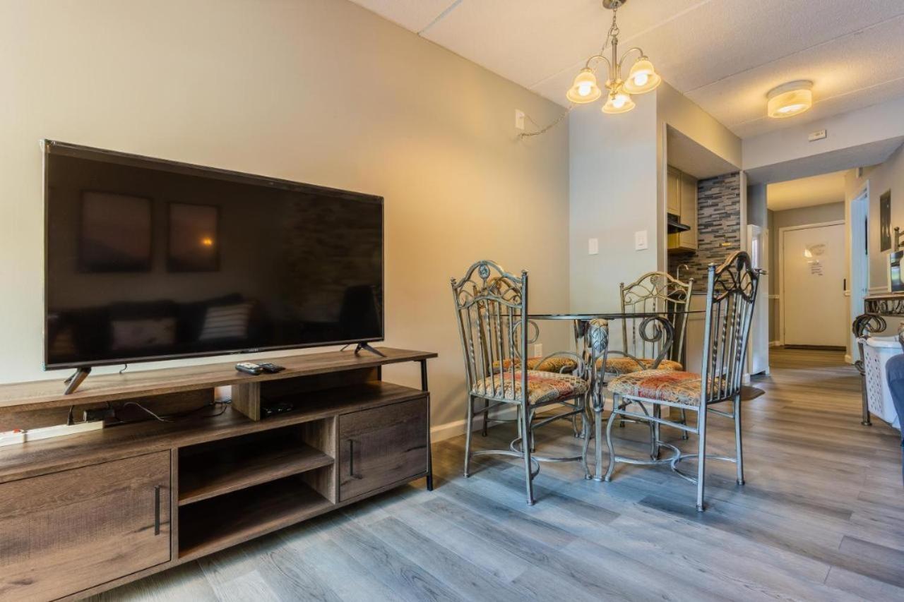 Family Bear Condos, Full King Suite, Kitchen, Pool Access Unit 103 Gatlinburg Exterior photo
