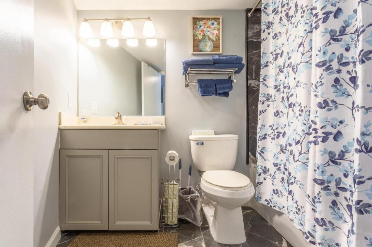 Family Bear Condos, Full King Suite, Kitchen, Pool Access Unit 103 Gatlinburg Exterior photo