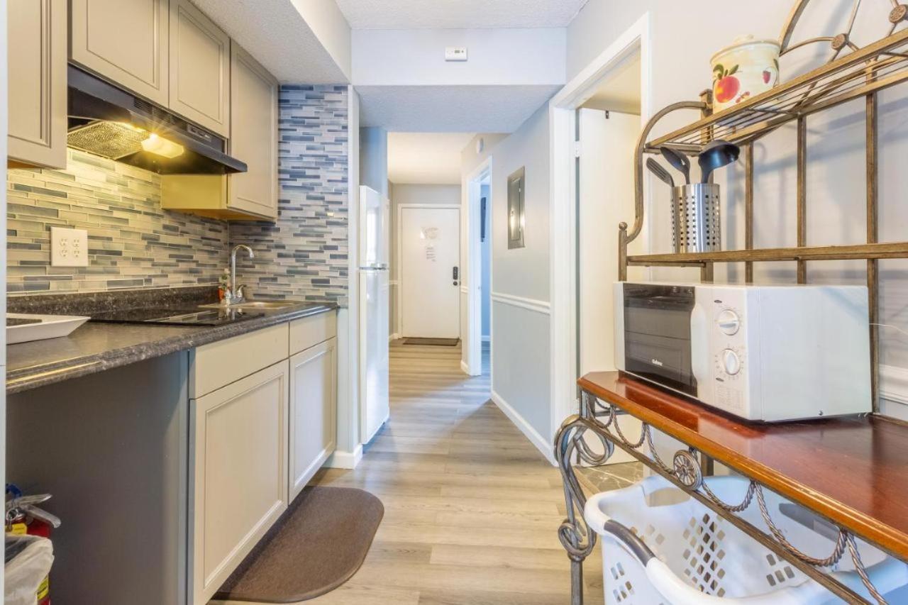 Family Bear Condos, Full King Suite, Kitchen, Pool Access Unit 103 Gatlinburg Exterior photo